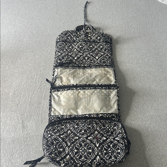 Vera Bradley Barcelona Retired Quilted Hanging Travel Organizer - Picture 2 of 5